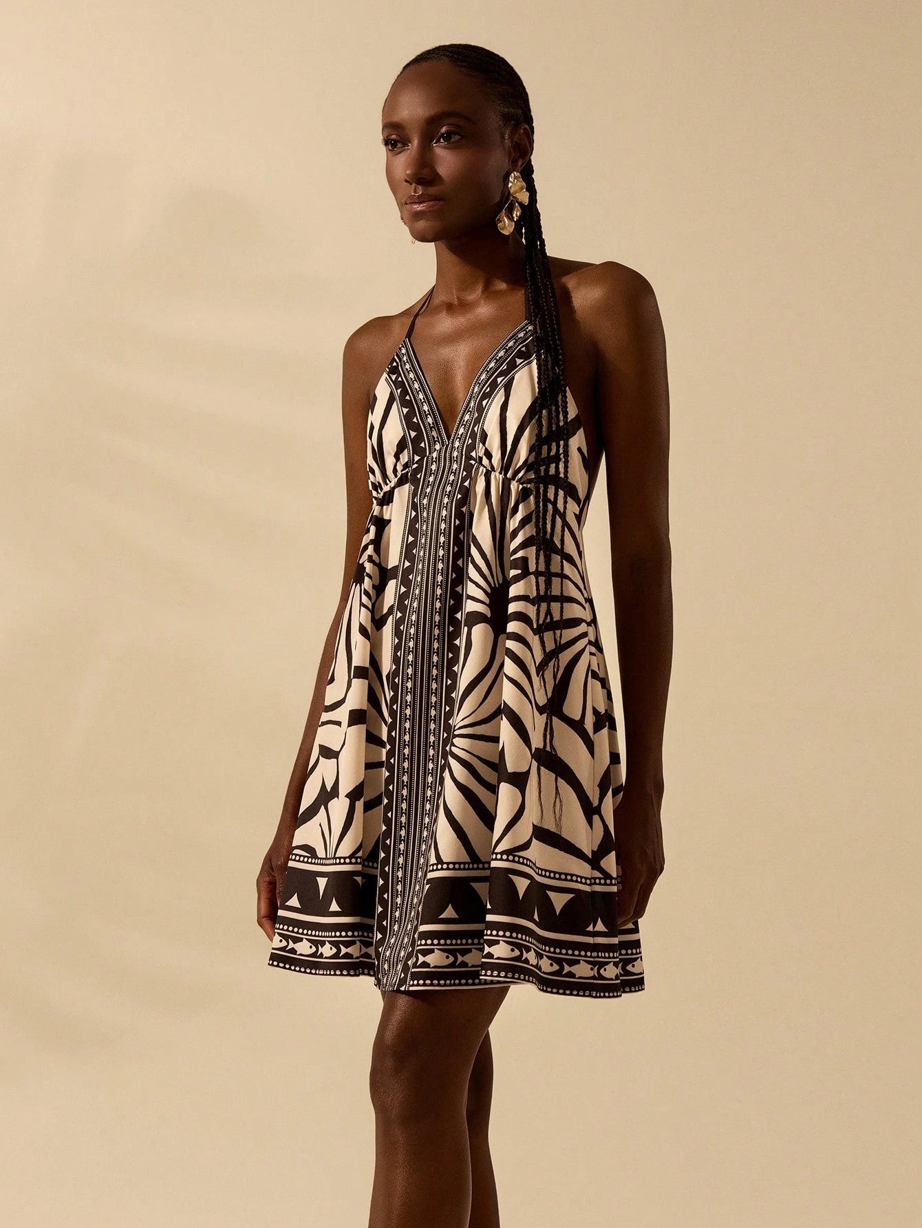 Vestido Curto Magnólia Negra